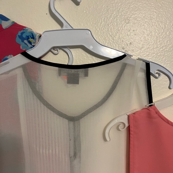 NWT women’s Charlie Paige Pink , White and Pink Floral Blouses Set - Picture 8 of 9